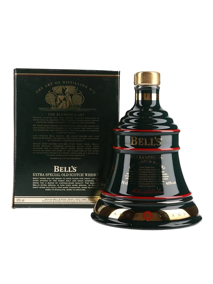 Bell's Blended Scotch Whisky Christmas Decanter 1994 70cl - Image 2