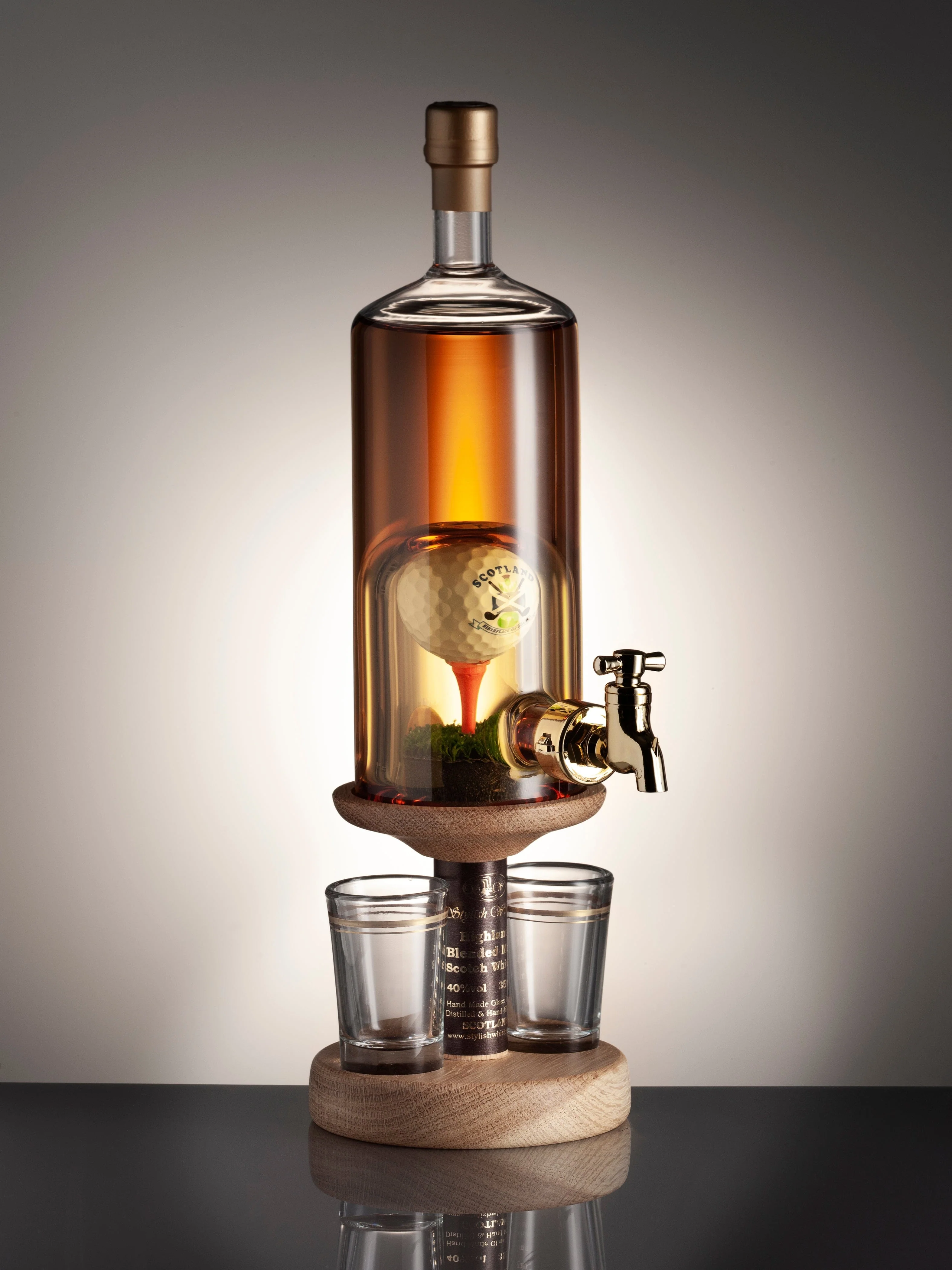 Golf Ball On Tee Refillable Whisky Decanter & 2 Glasses 35cl