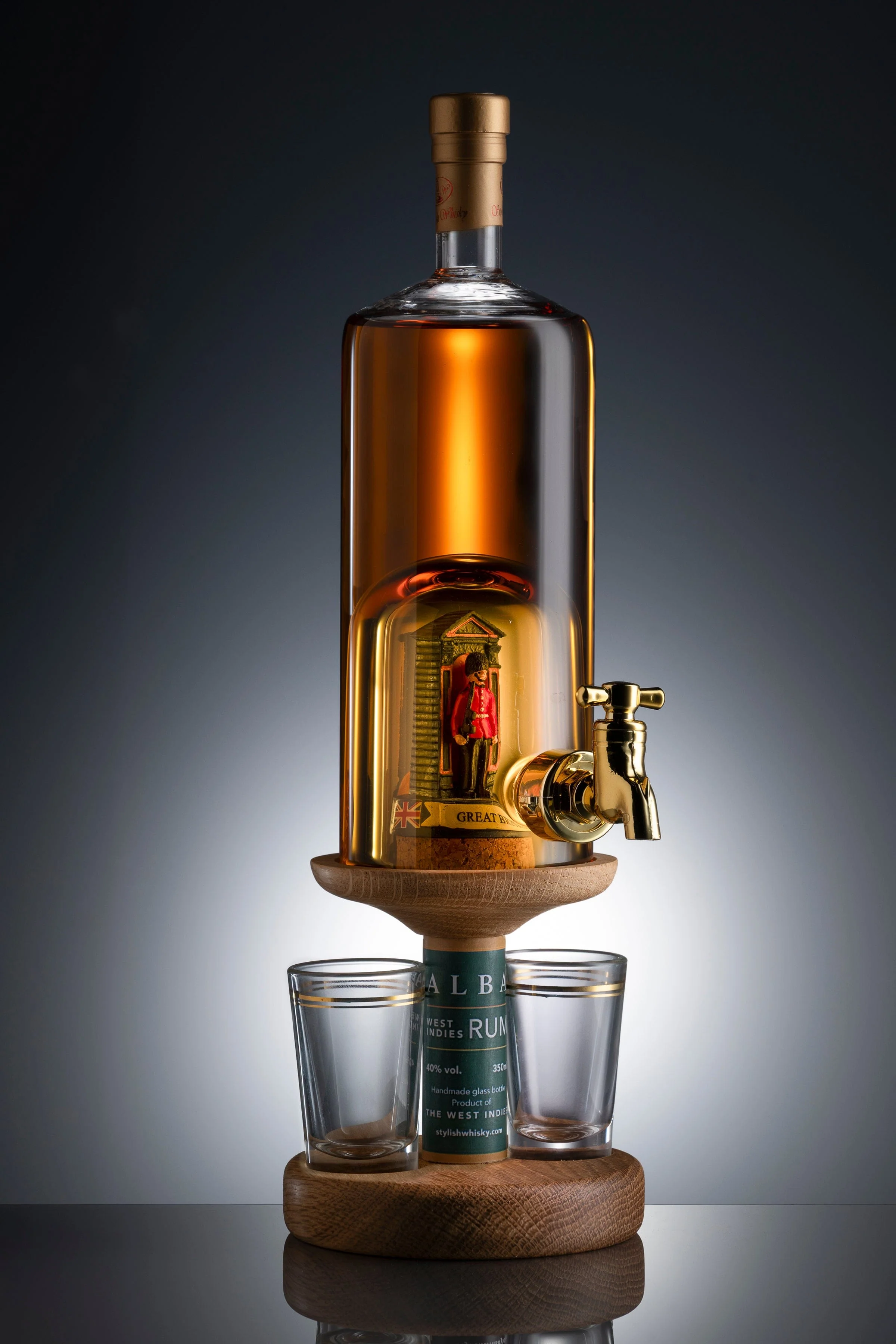 Guardsman Refillable Rum Decanter & 2 Glasses 35cl