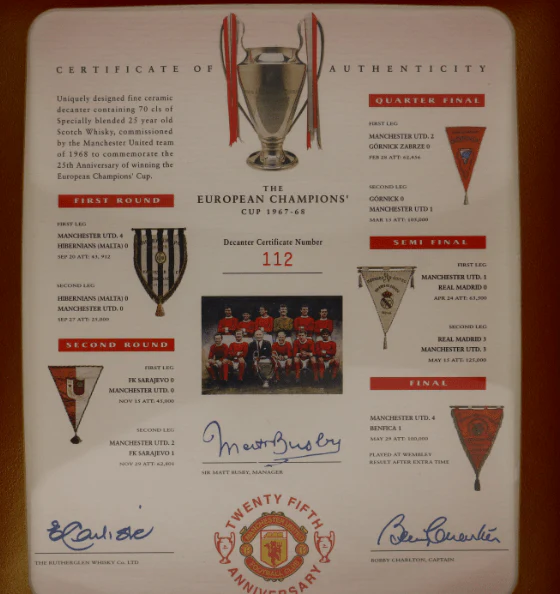 Manchester United 1968 European Champions 25th Anniversary 25 Year Old Whisky Decanter - Image 3