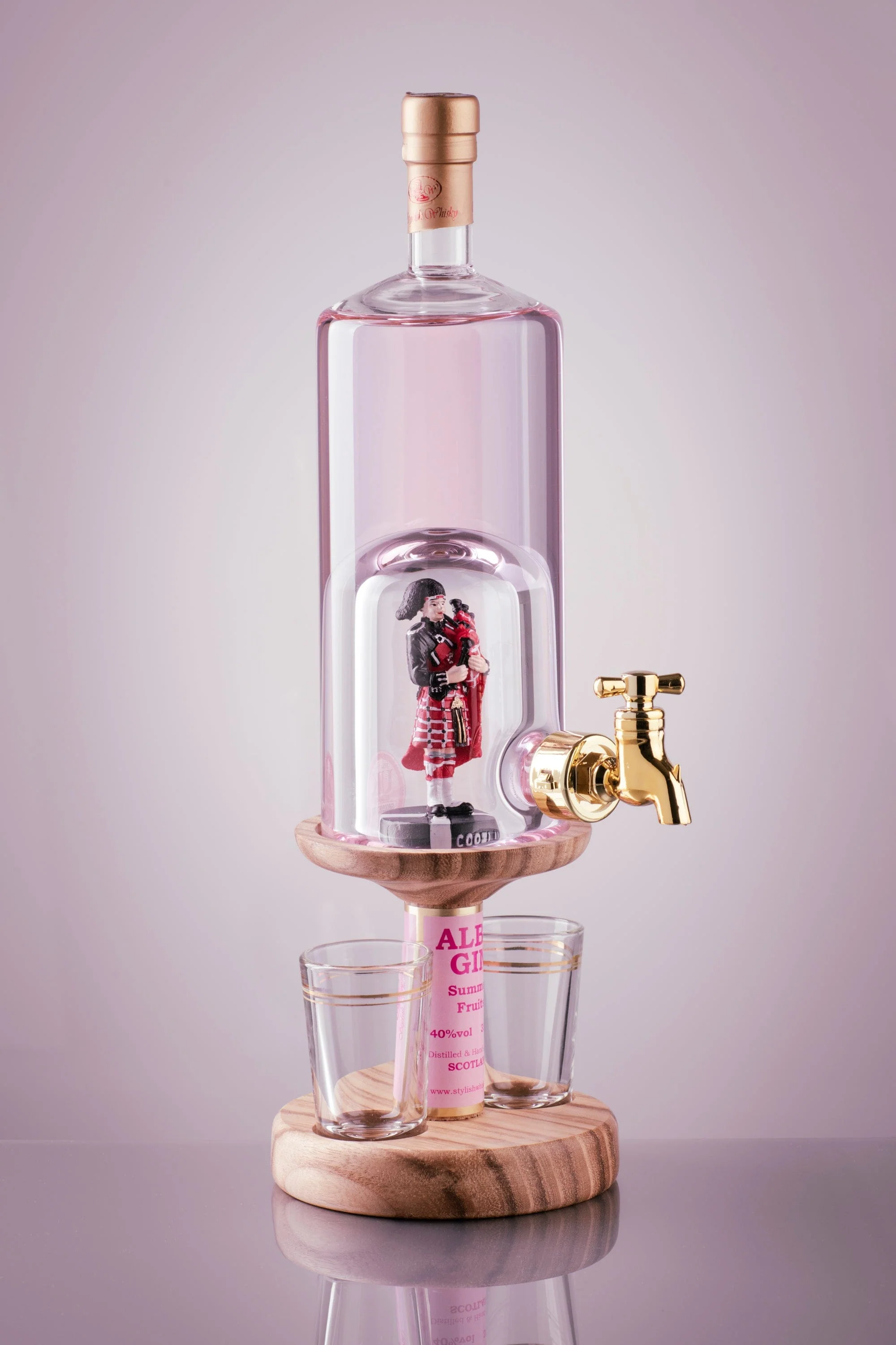 Scottish Bagpiper Refillable Gin Decanter & 2 Glasses 35cl